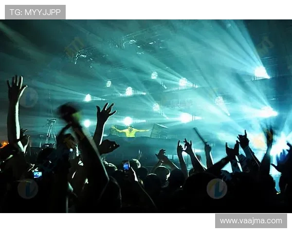 意大利歌手Alfa首次现场观赛全新赛季 感受竞技激情与音乐碰撞