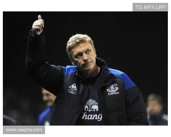 埃弗顿更衣室如何应对“疯狂”红牌？莫耶斯的半场训话成关键